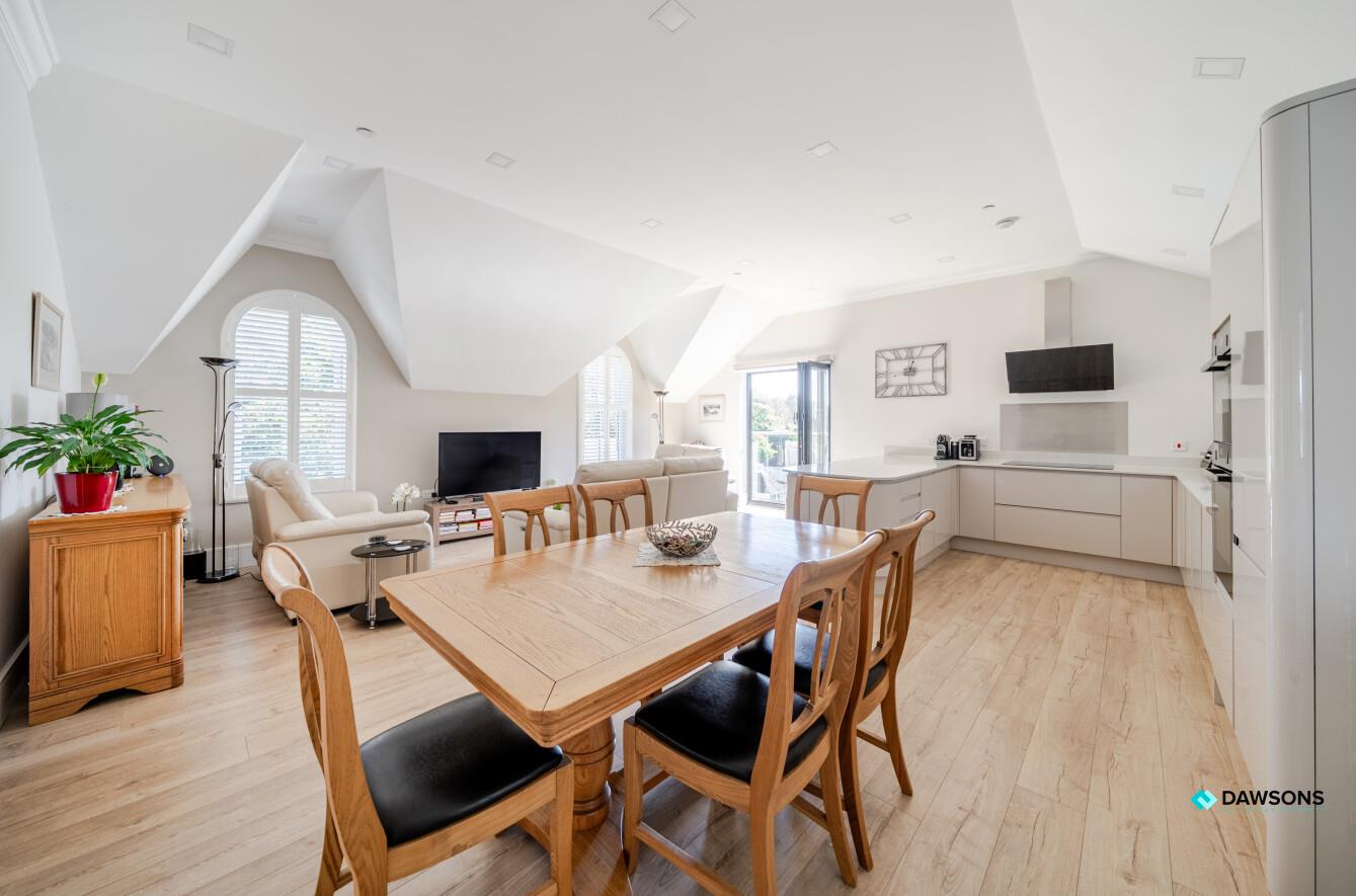 Rotherslade Road, Langland, Swansea, SA3 4QN